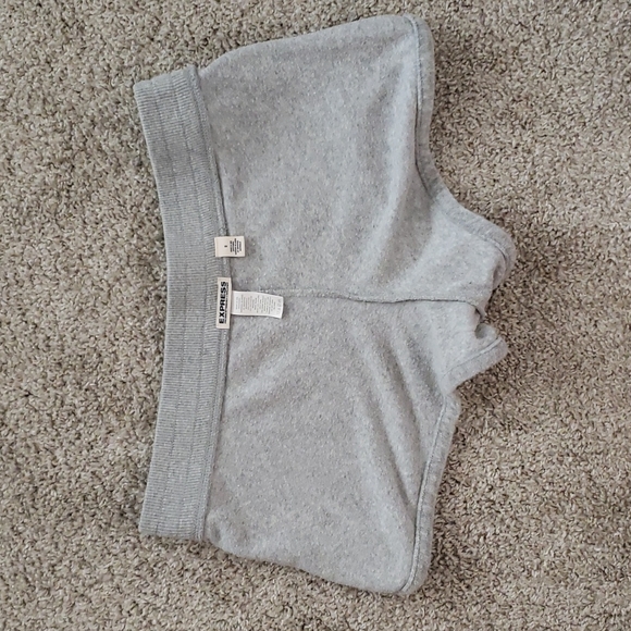 EXPRESS TERRYCLOTH SHORTS IN SIZE S - Picture 3 of 4